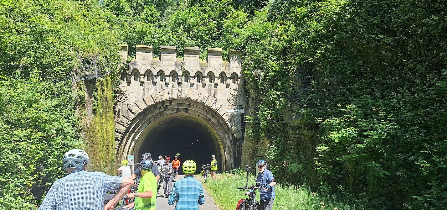 Radweg unter dem Karst mit Schwelmer Tunnel Radweg unter dem Karst mit Schwelmer Tunnel