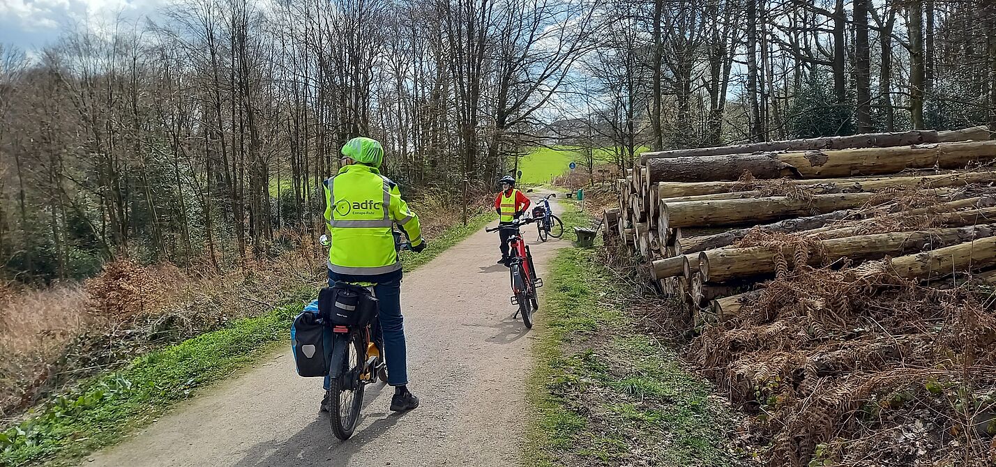 Auf der Kleinbahntrasse in Voerde Auf der Kleinbahntrasse in Voerde