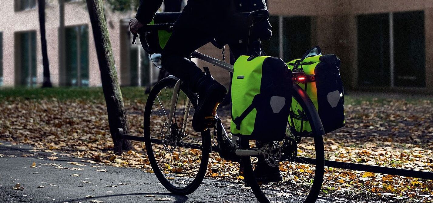Titel Zubehör Herbst Wasserdichte Gepäcktaschen gehören zur Standardausstattung.