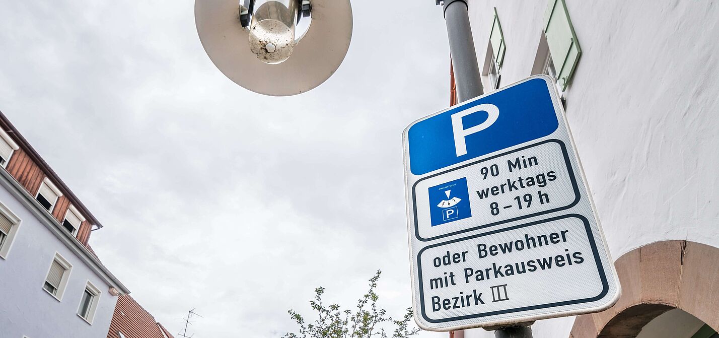 Parkschild mit Zeitbeschränkung